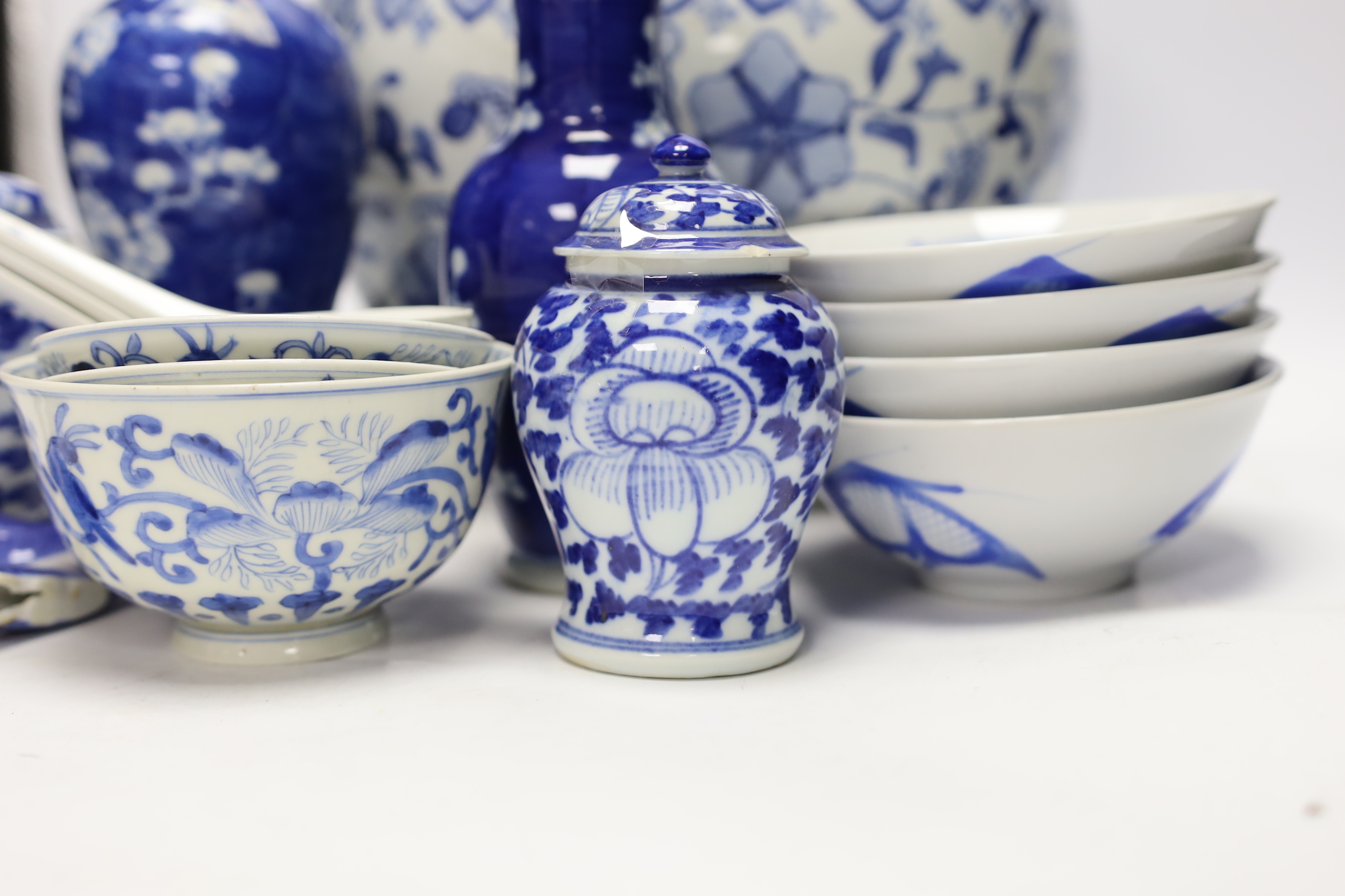 A group of Chinese and Japanese blue and white ceramics, early 20th century and later, largest 20cm